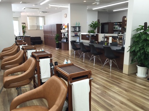 【新飯塚駅】≪月8,9日のお休み・社会保険完備≫パート・アルバイトは勤務時間最短2時間でもOK!!ここまで好条件はなかなかありません!!長く安定してお仕事したい方にはピッタリのヘアサロン「美容ピュア 飯塚店(ビヨウピュアイイヅカテン)」からスタイリスト(美容師)の求人★☆