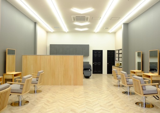 【新飯塚駅】≪月8,9日のお休み・社会保険完備≫パート・アルバイトは勤務時間最短2時間でもOK!!ここまで好条件はなかなかありません!!長く安定してお仕事したい方にはピッタリのヘアサロン「美容ピュア 飯塚店(ビヨウピュアイイヅカテン)」からスタイリスト(美容師)の求人★☆